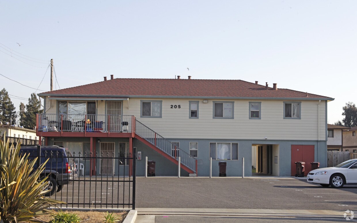 205 Smalley Ave, Hayward, CA 94541 Apartments in Hayward, CA