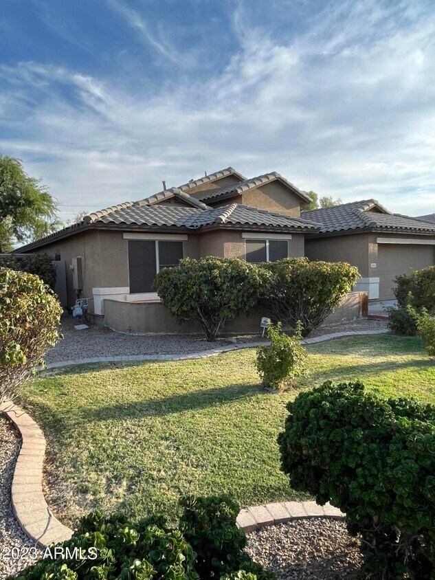 Primary Photo - 2343 E Kesler Ln