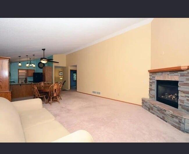 Building Photo - 5740 Willow Trail