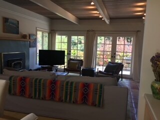 Great room - deck and view to front - 598 Northern Ave
