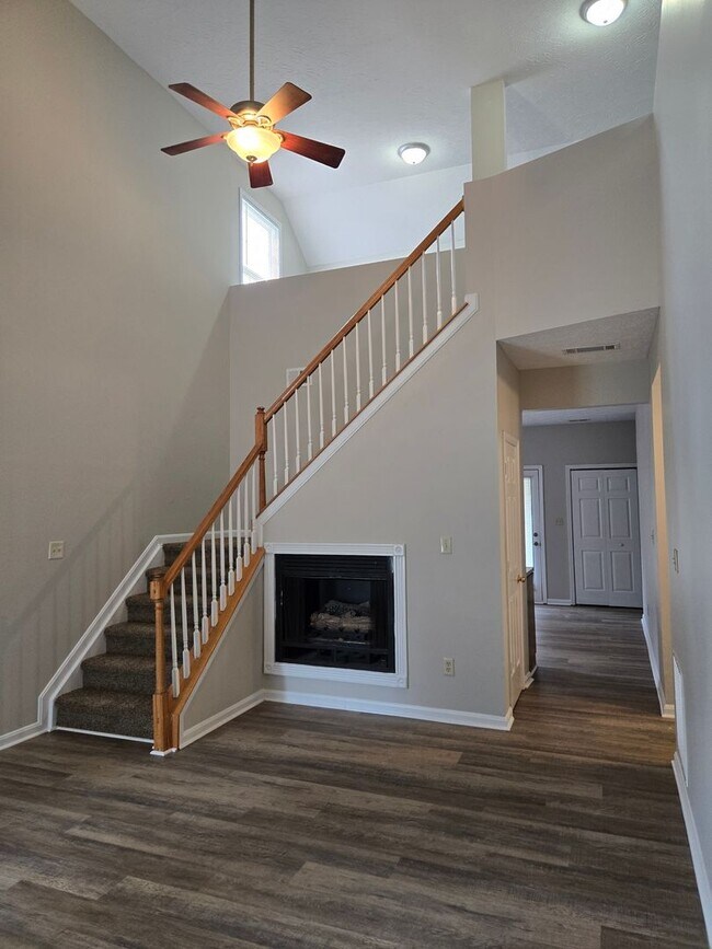 Photo - Hamburg Area 2 Story - 4 Bedrooms         ... House