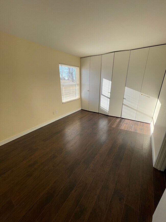 Building Photo - 1508 Hobson Dr