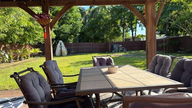 Foto del edificio - 37 SW 11th St