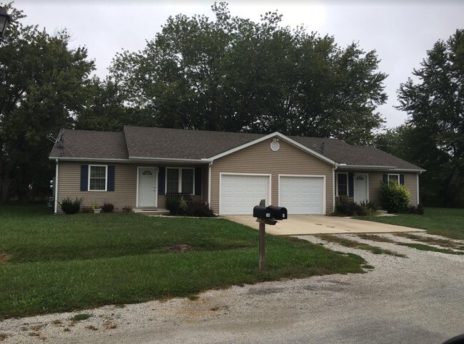 Foto del edificio - 1 Whispering Pines Ct