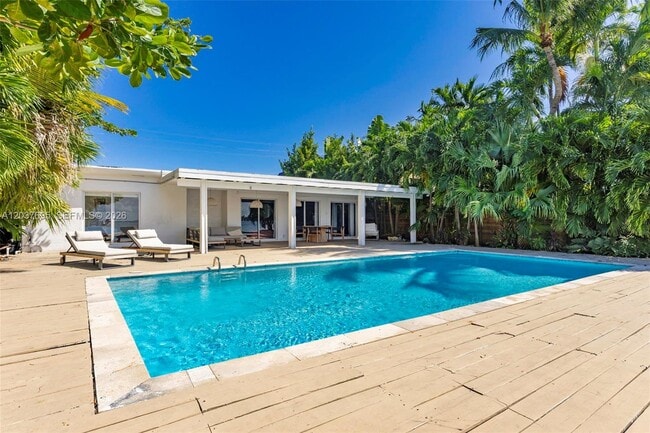 Building Photo - Hawthorne Avenue, Miami Beach, FL 33141 - 4 BR 3 BA single-family home