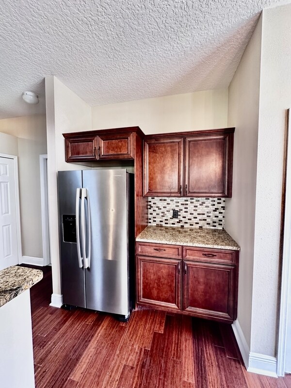 Building Photo - 305 Fernhill Dr