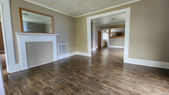 Foto del edificio - Renovated House for Rent