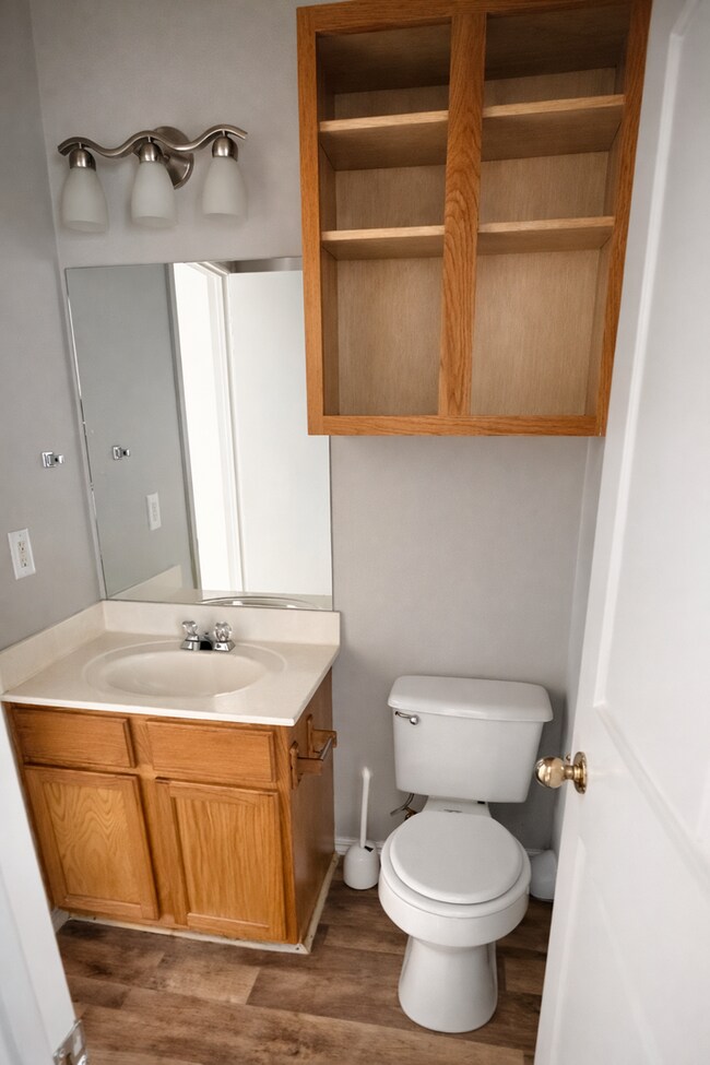 Foto del edificio - AVAILABLE NOW! - FULLY FURNISHED