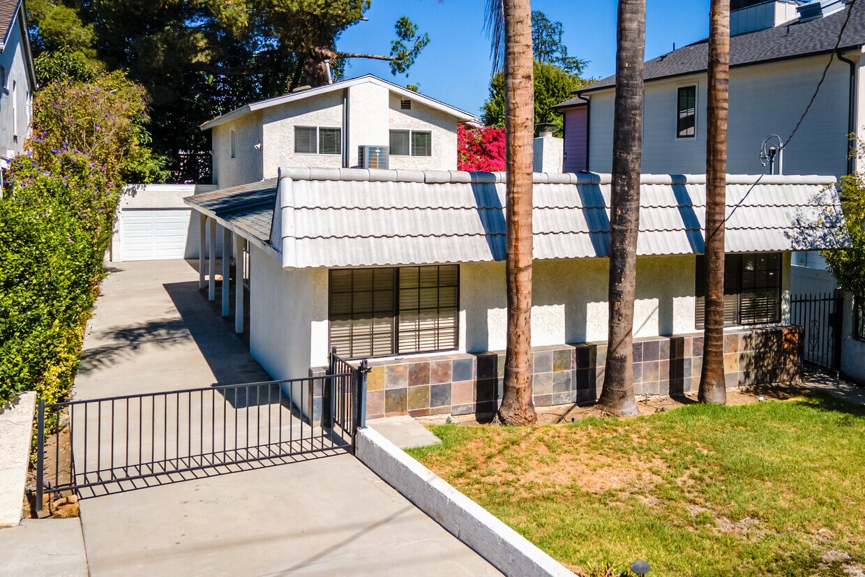 Foto principal - 15127 Valley Vista Blvd