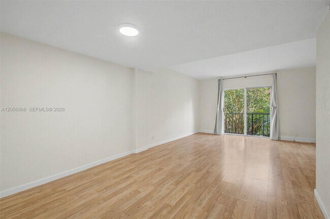 Foto del edificio - 6709 N Kendall Dr