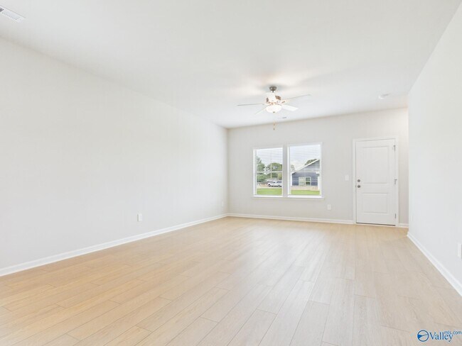 Building Photo - 15395 GRAYSON CIR