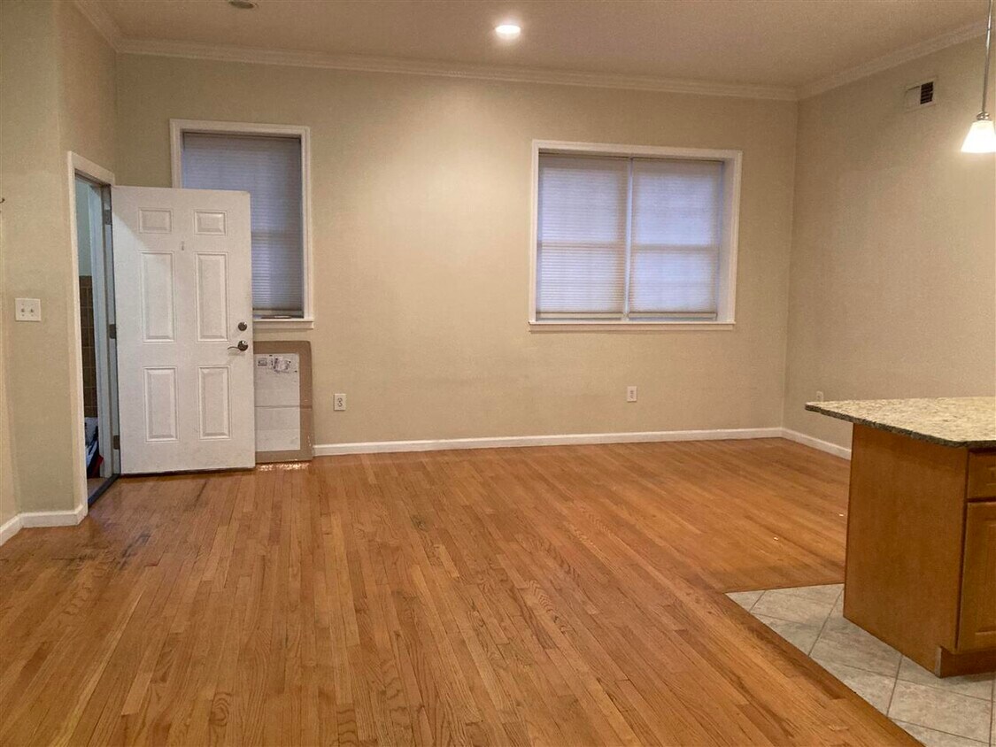 Foto principal - 52 Franklin St