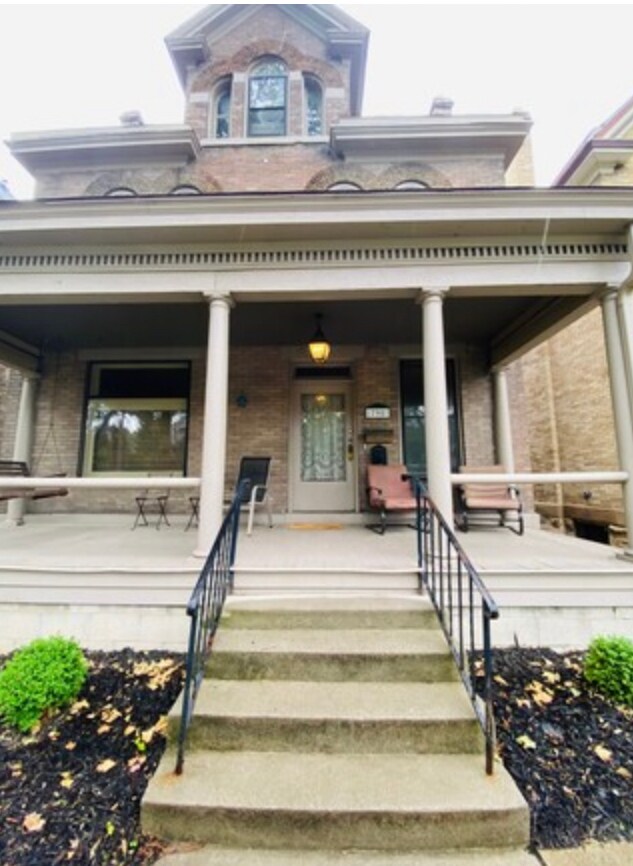 Building Photo - 798 Neil Ave