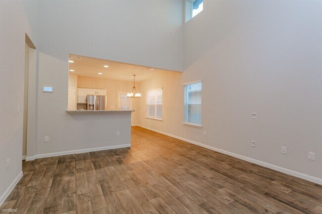 Foto del edificio - 3 br, 2.5 bath House - 13921 Heywood Dr