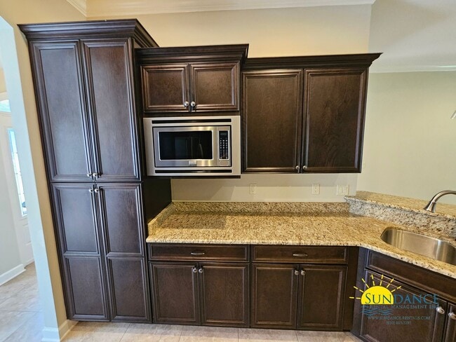 Building Photo - Breathtaking 4 Bedroom Home in Bayview