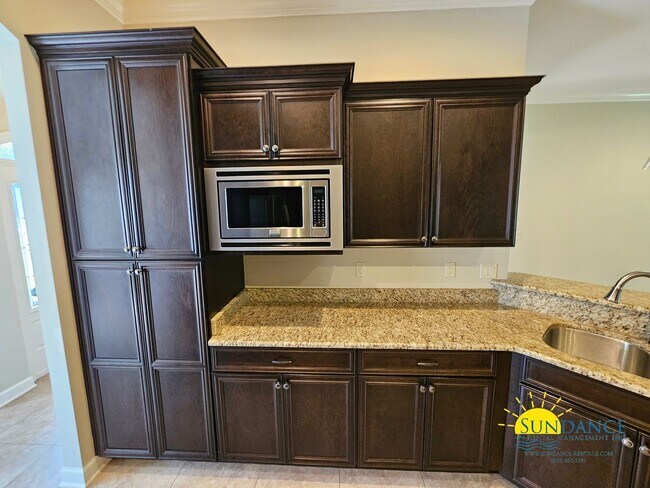 Foto del edificio - Breathtaking 4 Bedroom Home in Bayview