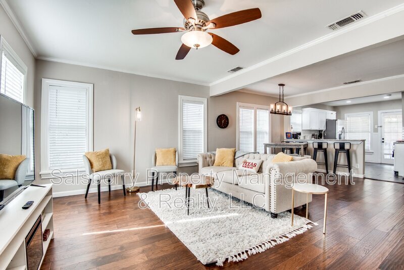 Foto principal - 3824 Collinwood Ave