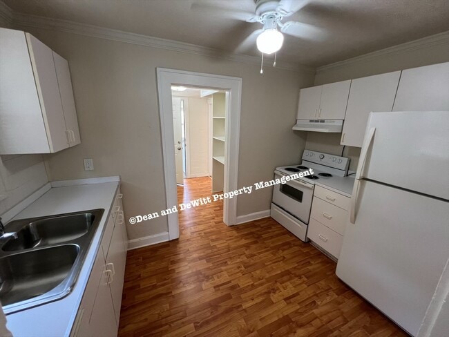 Building Photo - 3 Bed/1 Bath