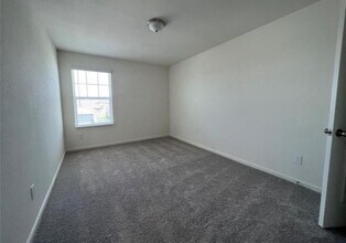 Building Photo - 1064 Water Oak Ln