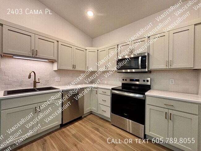 Foto del edificio - 2403 Cama Pl