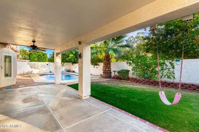 Foto del edificio - 1825 E Arabian Dr