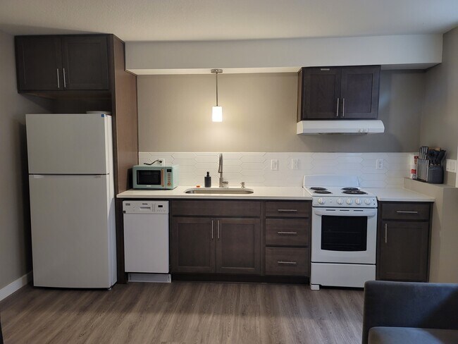 Foto del edificio - 6640 N Amherst St