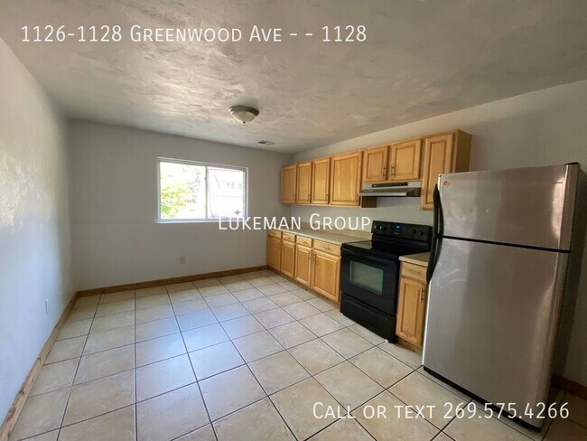 Building Photo - 1126-1128 Greenwood Ave --1128