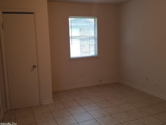 Foto del edificio - 1309 Plummer St