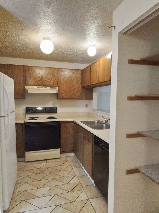 Foto del edificio - 719 S Church Ave