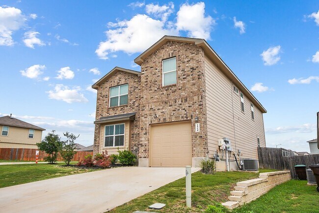 Building Photo - 4 Bedroom/3 Bath Redbird Ranch Subdivision
