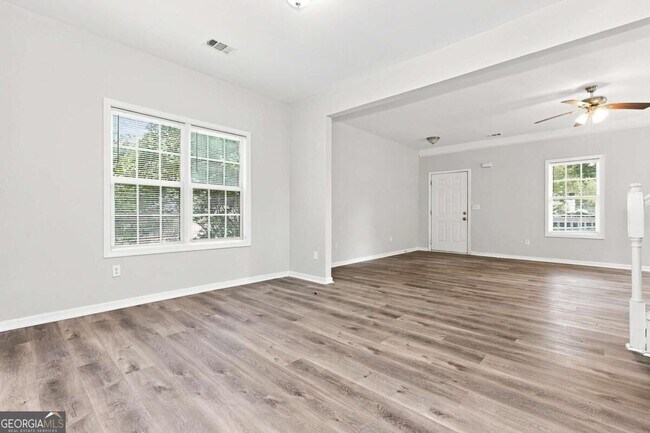 Foto del edificio - 818 Woods Dr NW