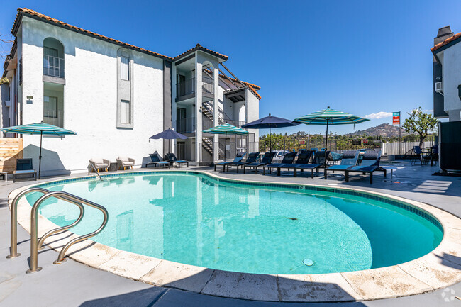 Building Photo - Chateau Spring Hill Apartments