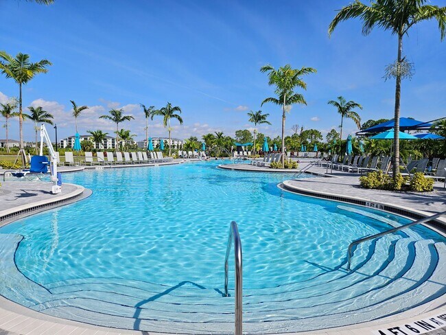 Foto del edificio - 12665 Radiance Ct