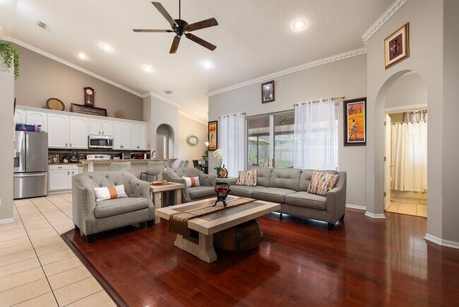 Building Photo - One story beauty in Errol Estates and Loca...