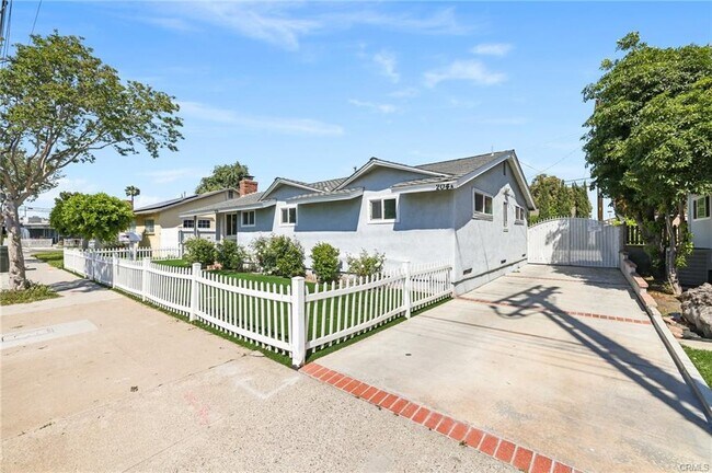 Building Photo - 204 S Raymond Ave