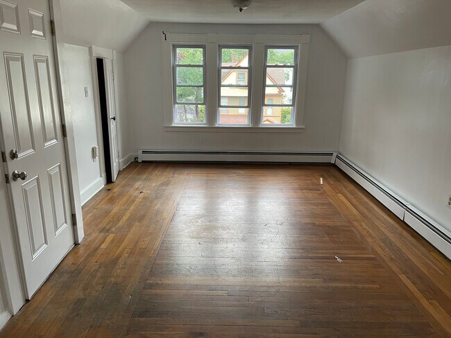 Foto del edificio - 80 Cottage St