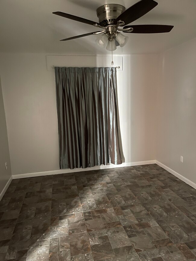 Bedroom - 2525 Annunciation St