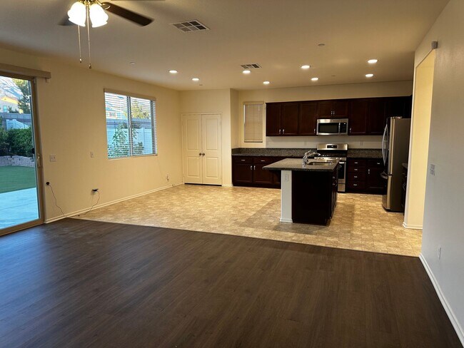 Foto del edificio - Stunning 4 bedroom home in Beaumont for Rent