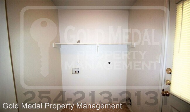 Building Photo - 2801 Kerrville Ct
