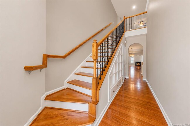 Building Photo - 4046 Coronation