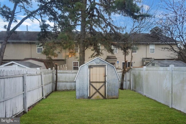 Building Photo - 5 Ford Ln