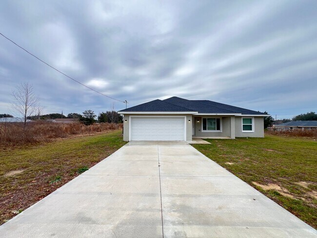 Foto del edificio - Live in this BEAUTIFUL 3 BD/2BA Home in Oc...