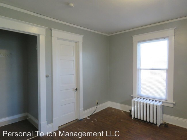 Building Photo - 728 8th St N