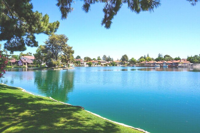 Building Photo - Harbour Village At Tempe Lakes