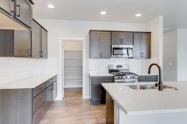 Building Photo - Available December 1st! 4bd/2b Newly Const...