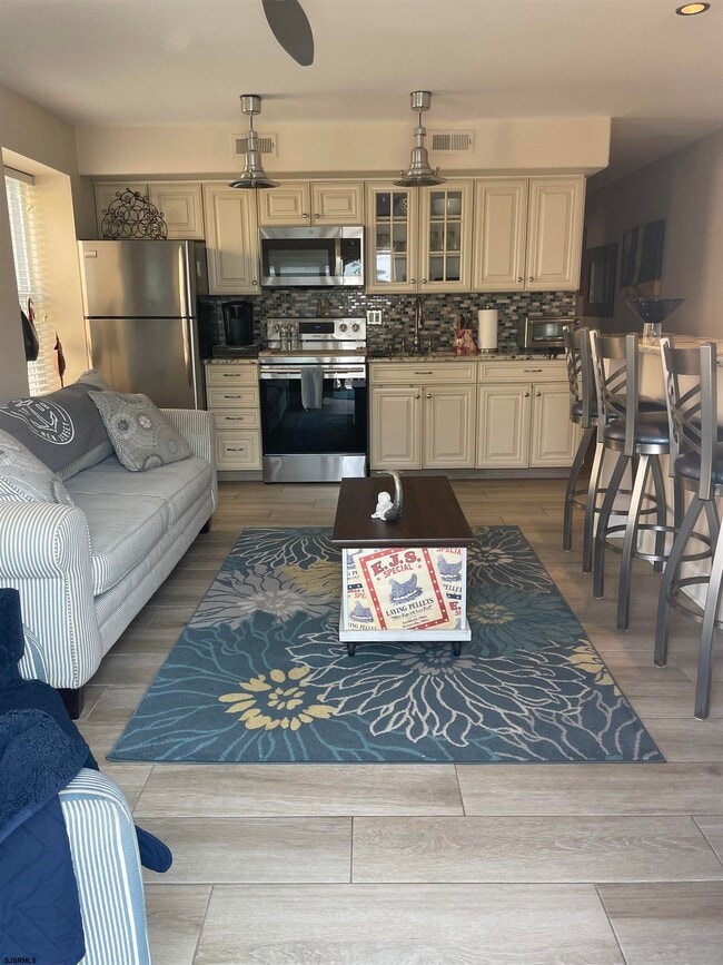 Building Photo - 9704 Ventnor Ave