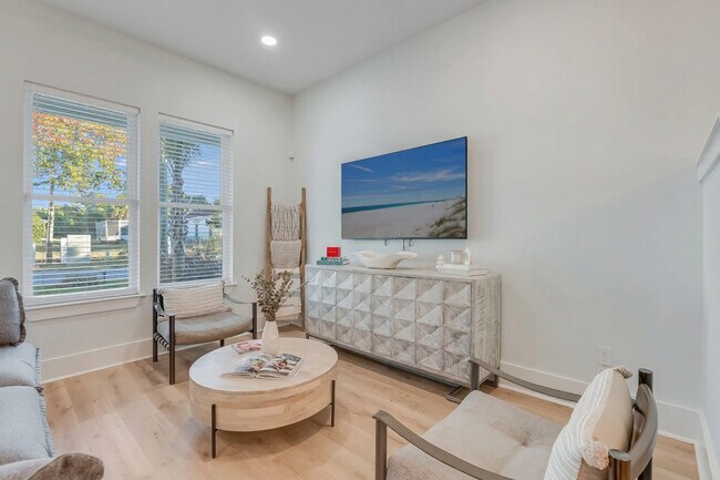 Foto del edificio - 223 E Lakeshore Dr