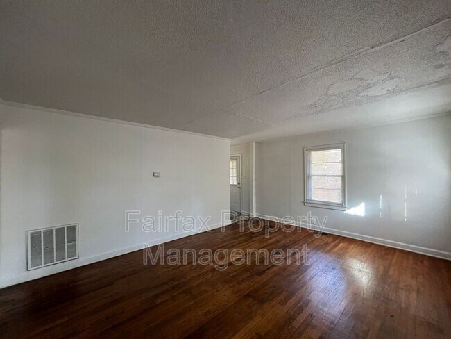 Building Photo - 2909 Thelma St