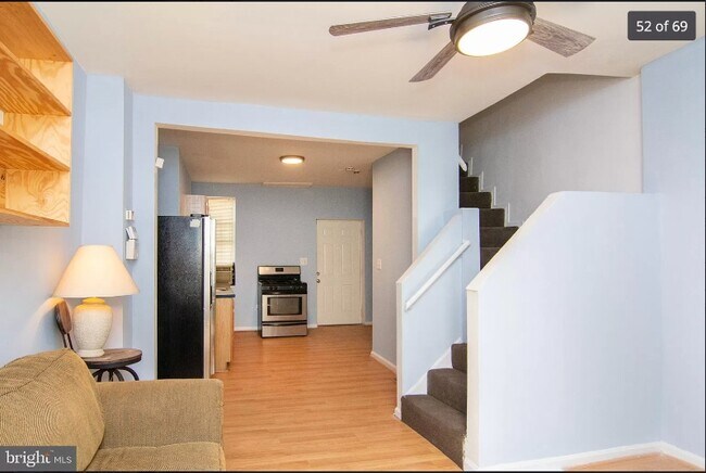 Building Photo - 944 W Lombard St