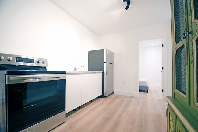 Foto del edificio - 3666 NE 168th St